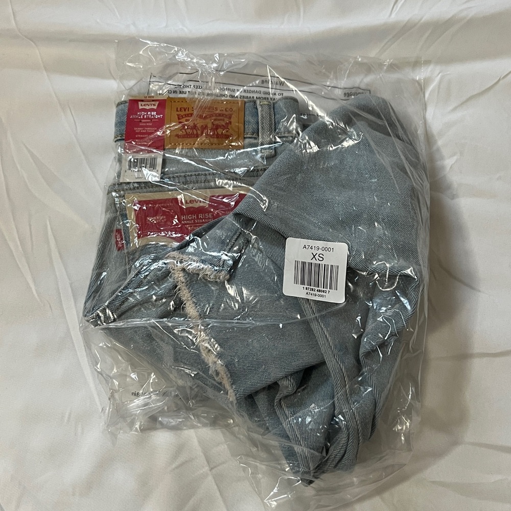 Levi's High Rise Ankle Straight Jeans